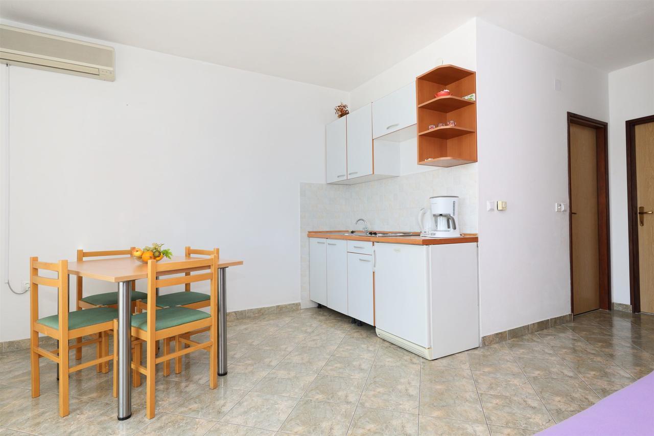 Apartments Snjezana Tisno Εξωτερικό φωτογραφία