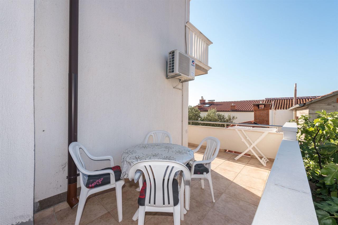 Apartments Snjezana Tisno Εξωτερικό φωτογραφία
