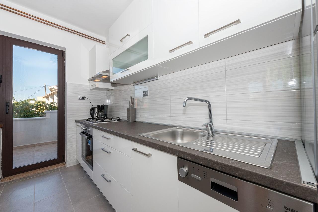 Apartments Snjezana Tisno Εξωτερικό φωτογραφία