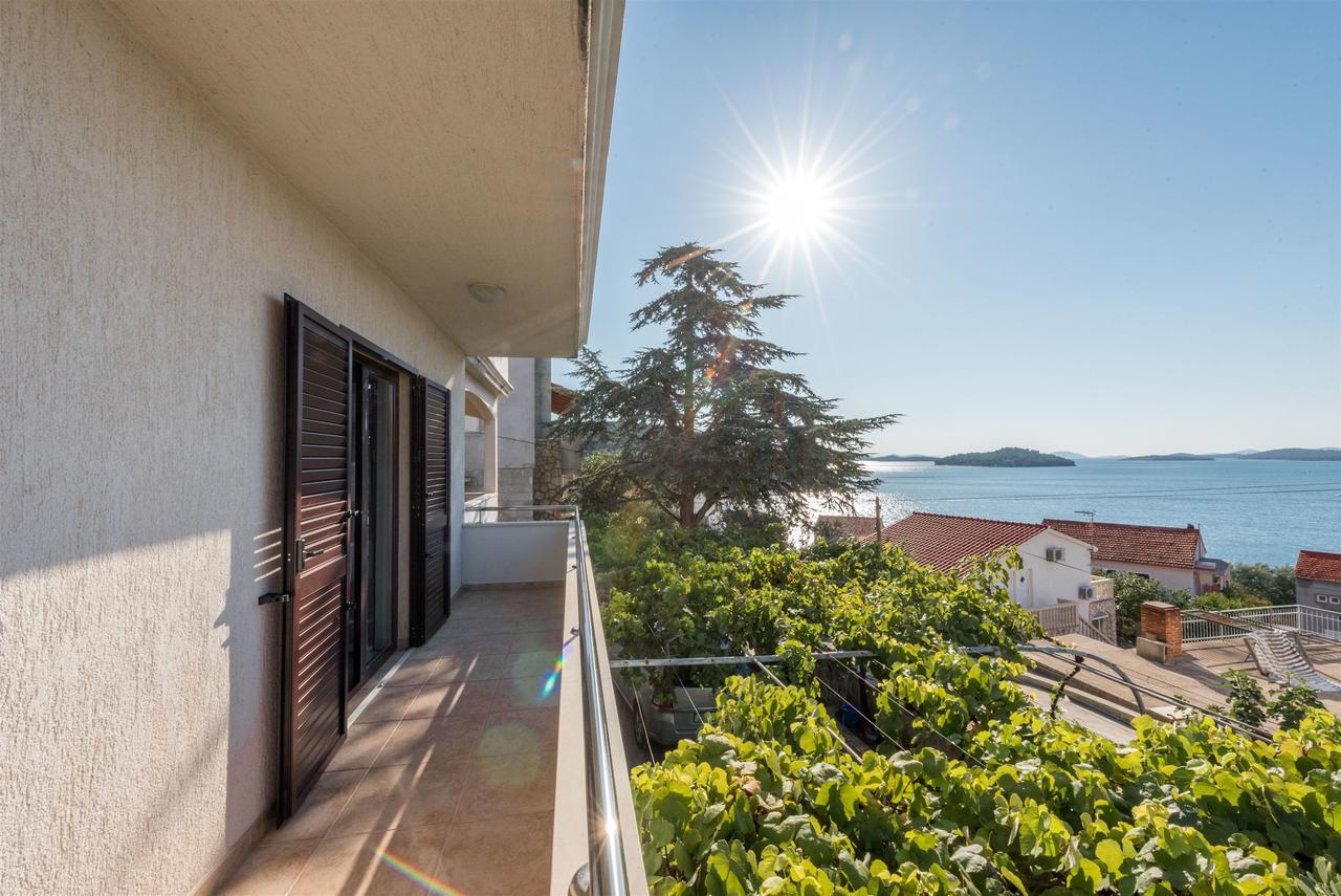 Apartments Snjezana Tisno Εξωτερικό φωτογραφία