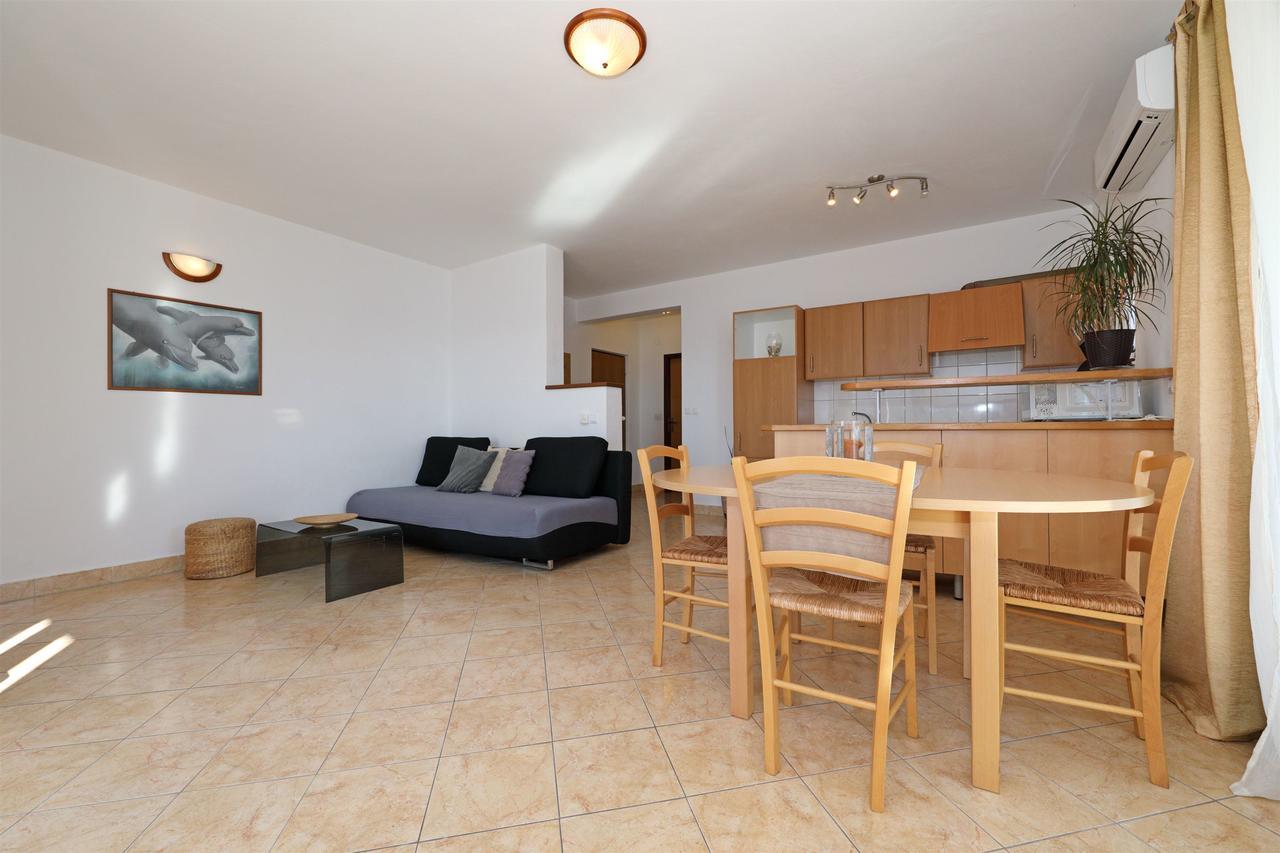 Apartments Snjezana Tisno Εξωτερικό φωτογραφία