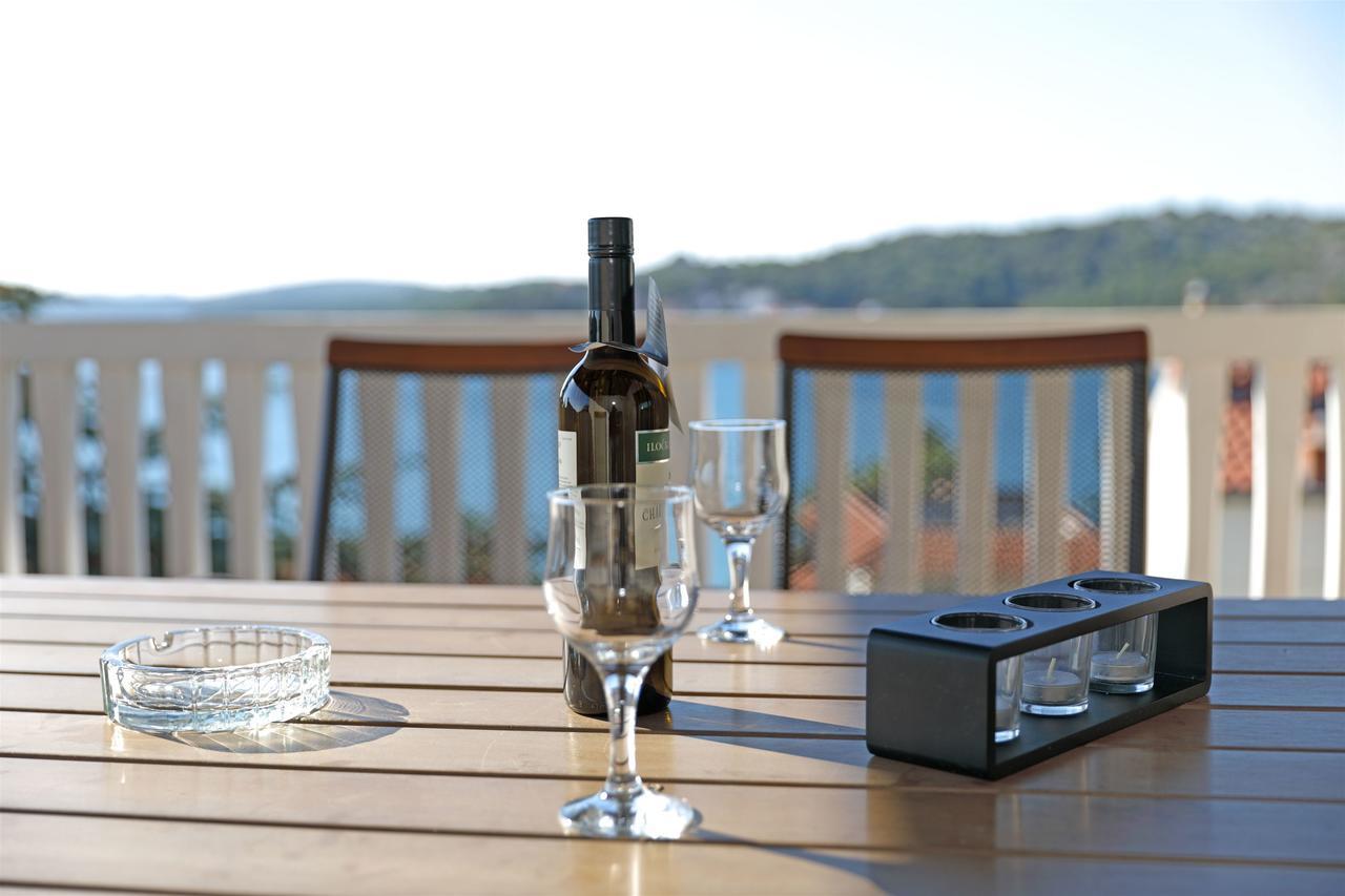 Apartments Snjezana Tisno Εξωτερικό φωτογραφία