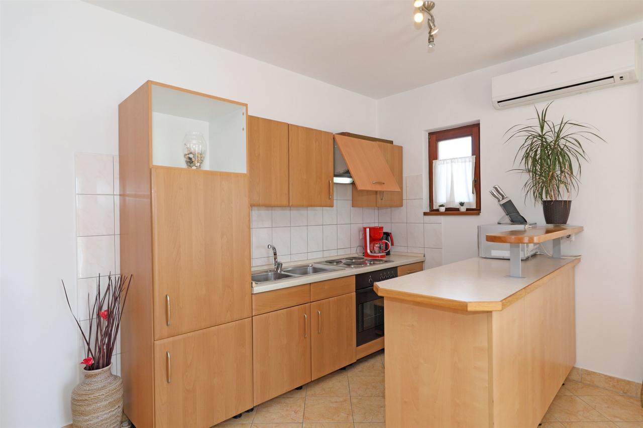 Apartments Snjezana Tisno Εξωτερικό φωτογραφία